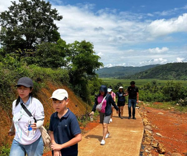 Trekking through Chu Yang Sin National Park and relaxing in natural baths.