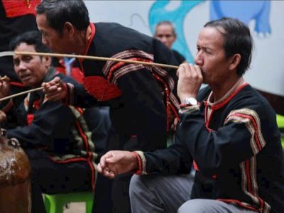 Ede culture experience with local cuisine and Dray Nur Waterfall tour in Dak Lak
