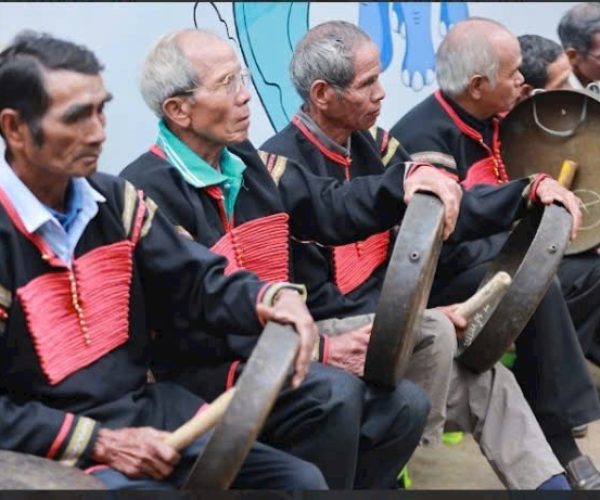 Ede culture experience with local cuisine and Dray Nur Waterfall tour in Dak Lak